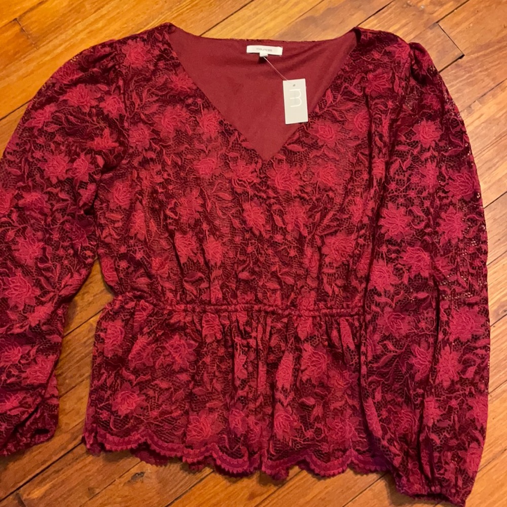 Maurice’s top NWT size L
